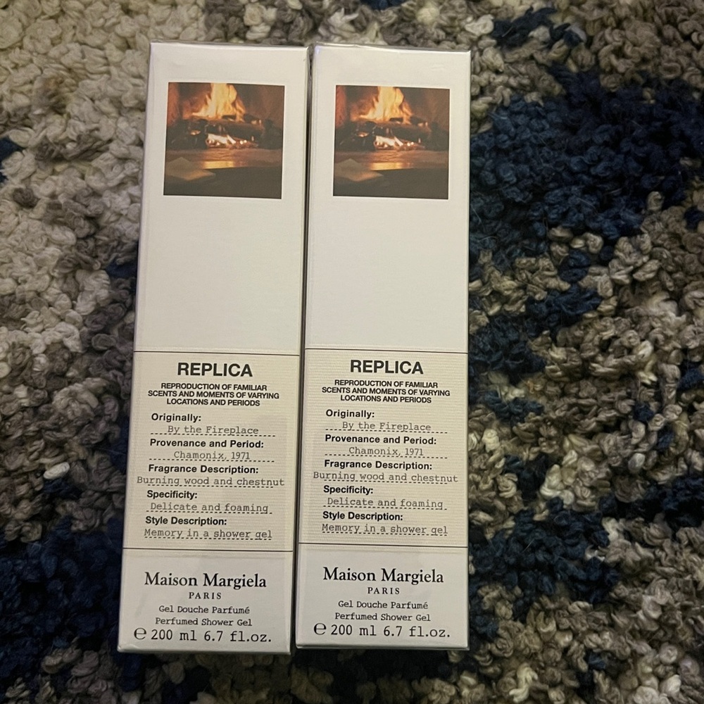 Maison Margiela By the Fireplace shower gel Bundle